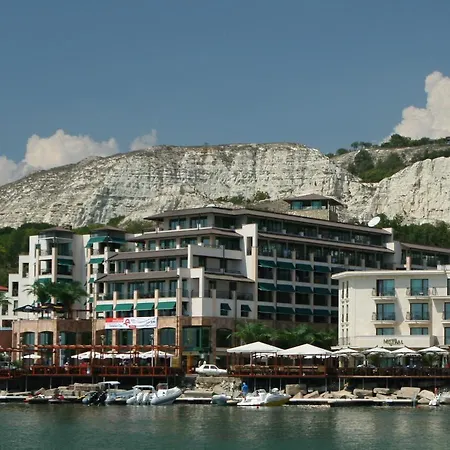 Private Studio In Marina City Balcsik